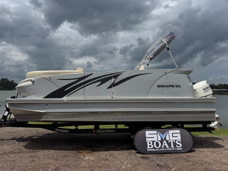 2018 Larson Escape 21