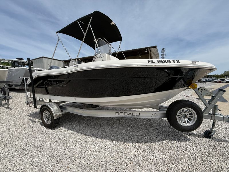 2024 Robalo 180 CC