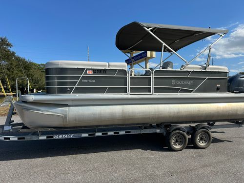 2021 Godfrey SW 2286