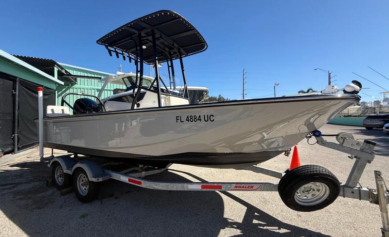 2025 Boston Whaler 190 Montauk