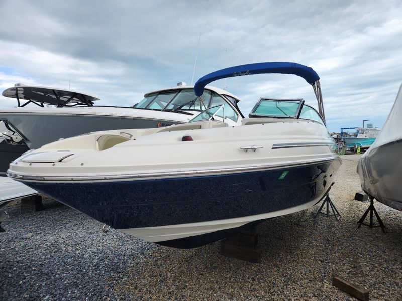 2006 Sea Ray Sundeck 220